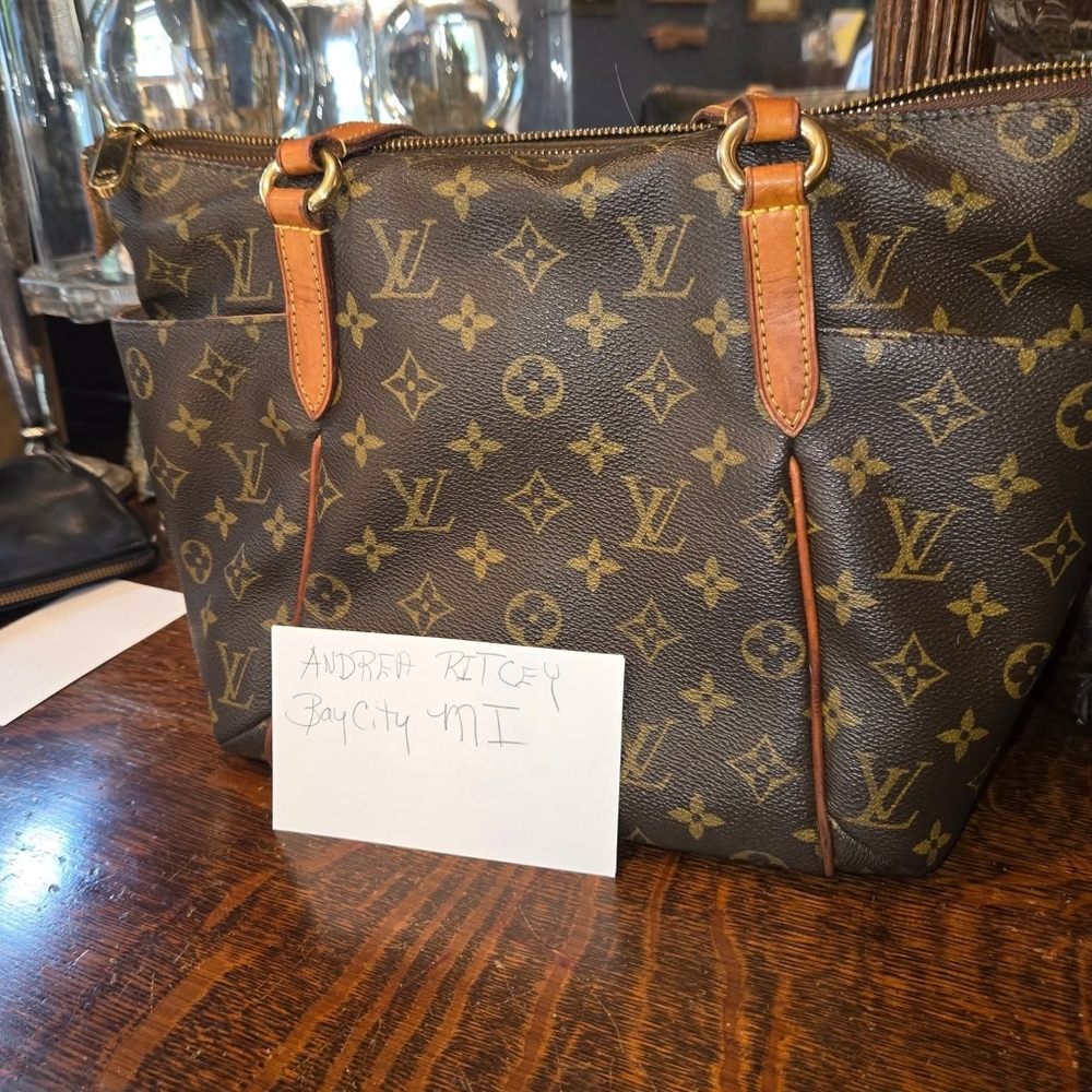Louis Vuitton Totally PM